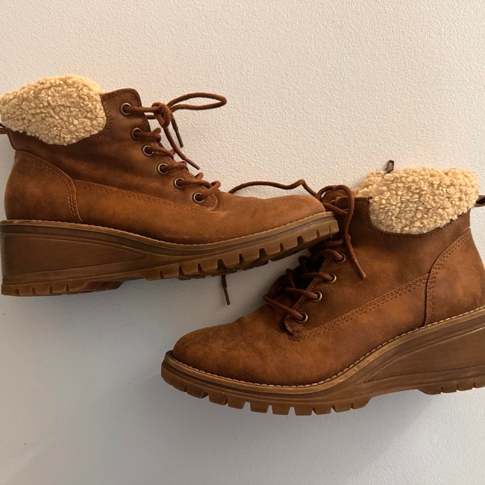 Fergie brown suede ankle boots with cream lining US 8.5